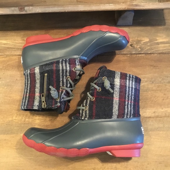 Sperry Shoes - New Sperry Plaid Duck Boots Gray Red size 6.5 M